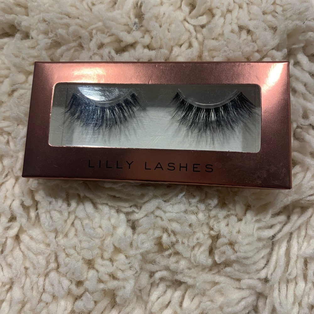 Lily Lashes Gaia